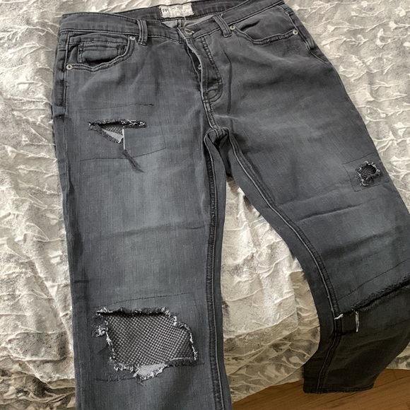 Free People jeans with fishnet inserts - Picture 7 of 9